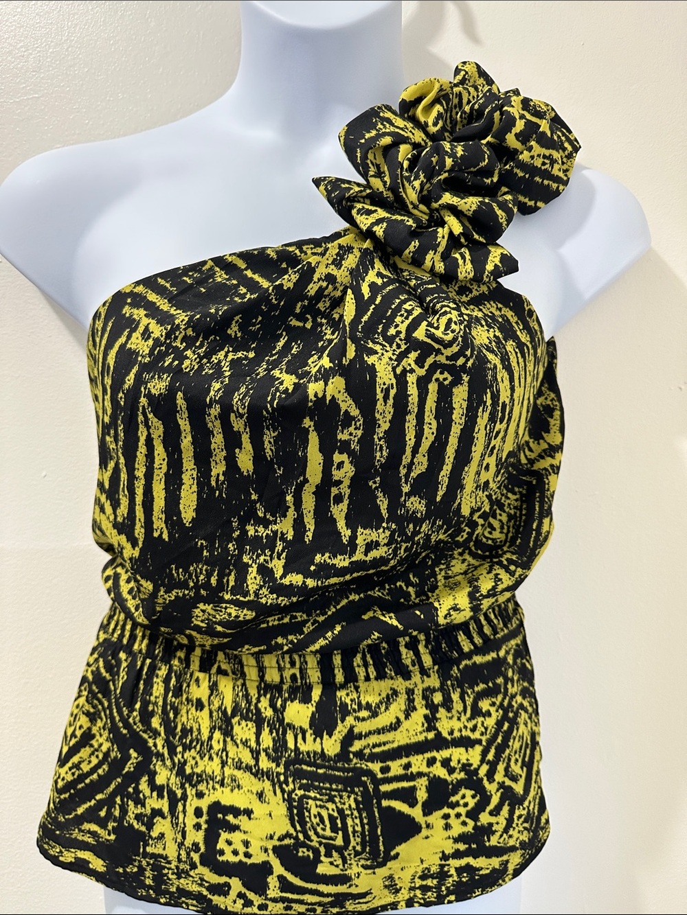 One-Shoulder Yellow & Black Floral Accent Dress